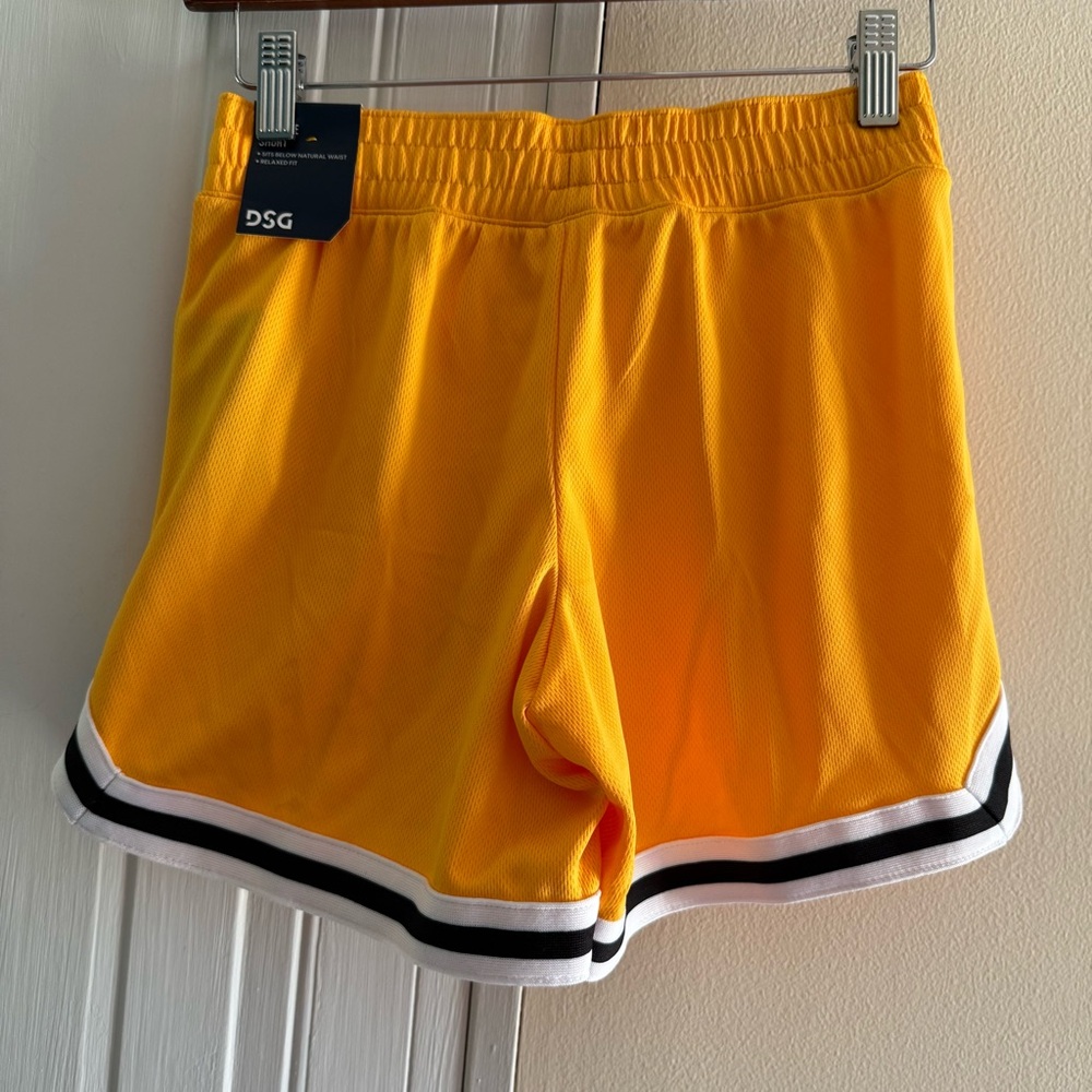 DSG Yellow Athletic Girls Medium 10-12 Shorts MidRise Sits Below Waist Relax Fit - Picture 2 of 7